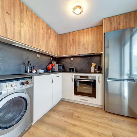 Apartman Rhodope Escape - Modern 1br With Balcony & Free Parking Szmoljan