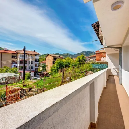 شقة Rhodope Escape Spacious 1Br, Mountain View & Free Parking سموليان